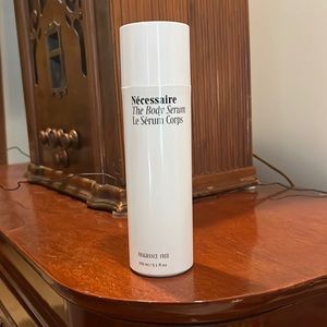 NWOT Necessaire The Body Serum